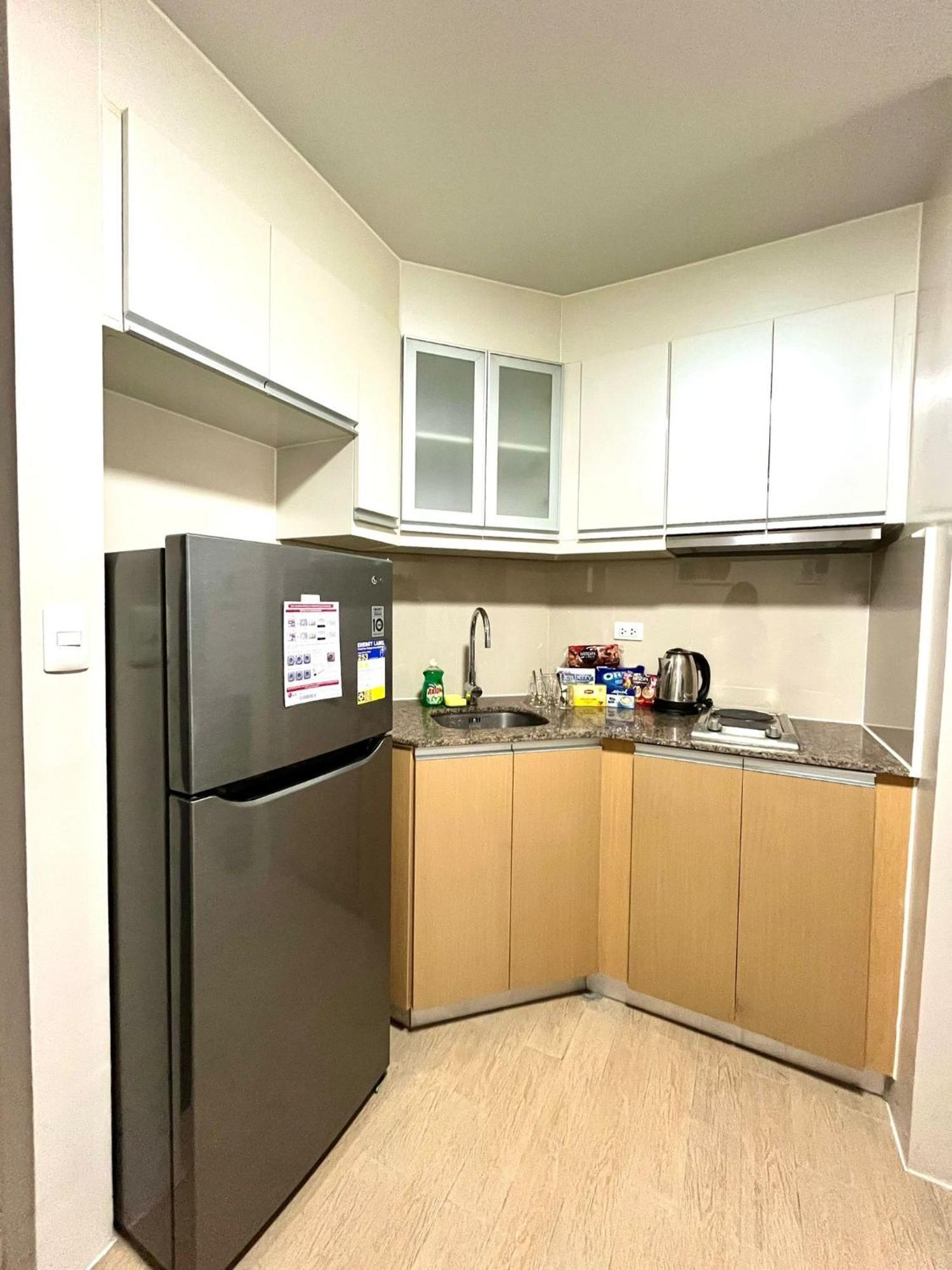 Studio At 81 Newport Boulevard Near Naia With Free Access To All Amenities Up To 2 Pax Manilla Buitenkant foto