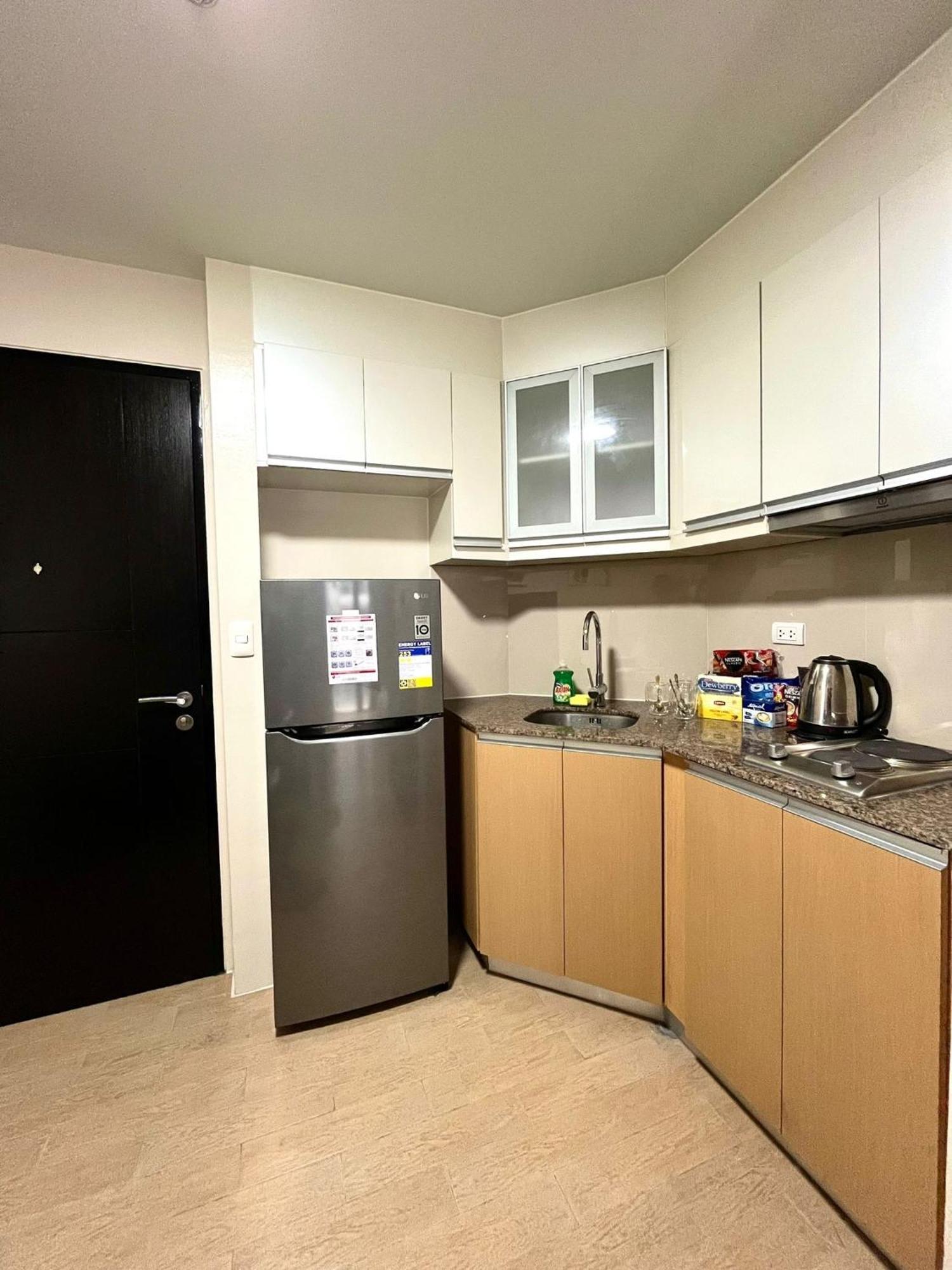 Studio At 81 Newport Boulevard Near Naia With Free Access To All Amenities Up To 2 Pax Manilla Buitenkant foto
